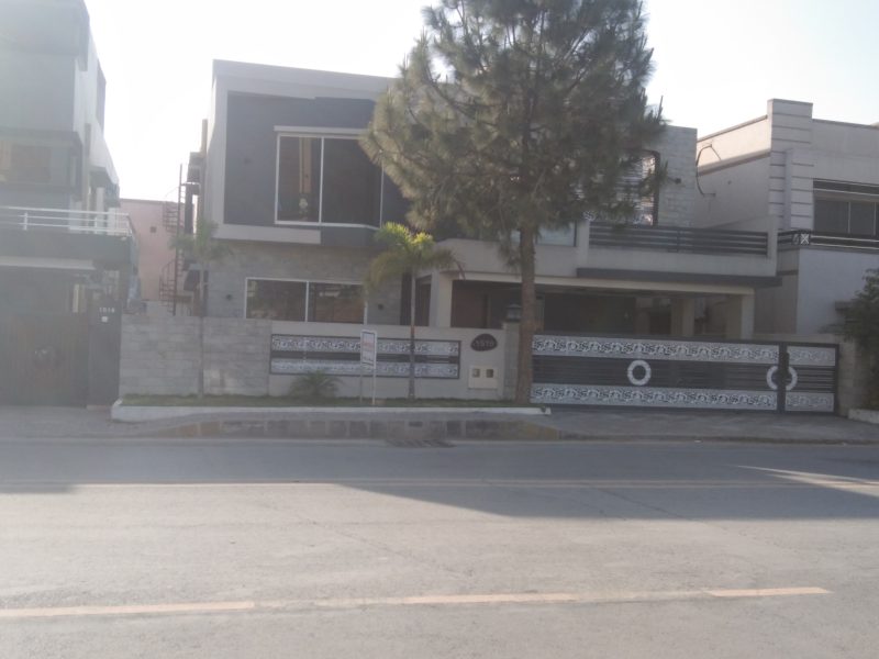 Brand New 1 Kanal House for Sale in Phase 4 Bahria Town Islamabad