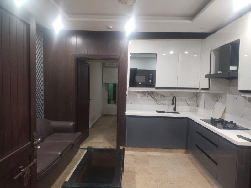 Luxury 1 Bed Furnished Apartment for Rent in Parkway Apartments Bahria Town