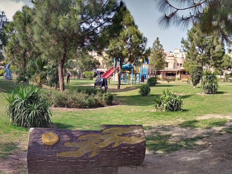 2 Bedroom Fully Furnished Luxury Apartment for Daily Rent in Parkway Apartments | Rs. 15,000 per Night