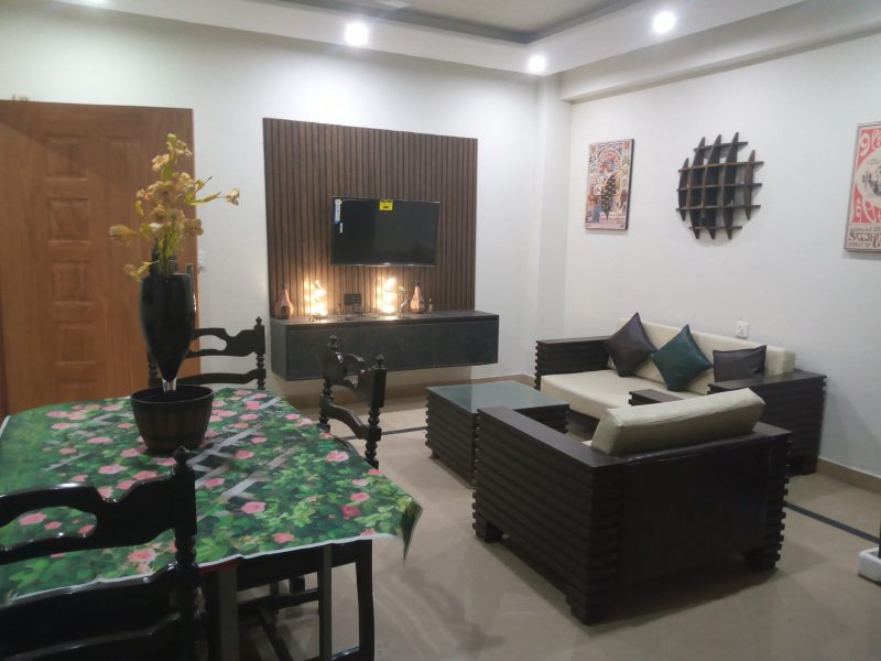 2 Bedroom Fully Furnished Luxury Apartment for Daily Rent in Parkway Apartments | Rs. 15,000 per Night