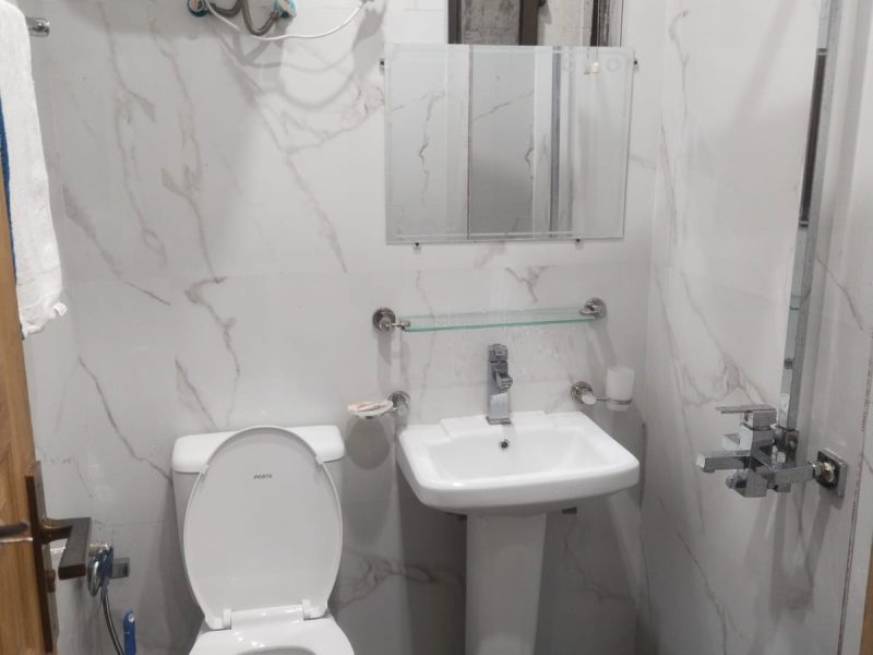 Studio Furnished Flat for Rent on Ground Floor – 5000/Night, Parkway Apartments Bahria Town